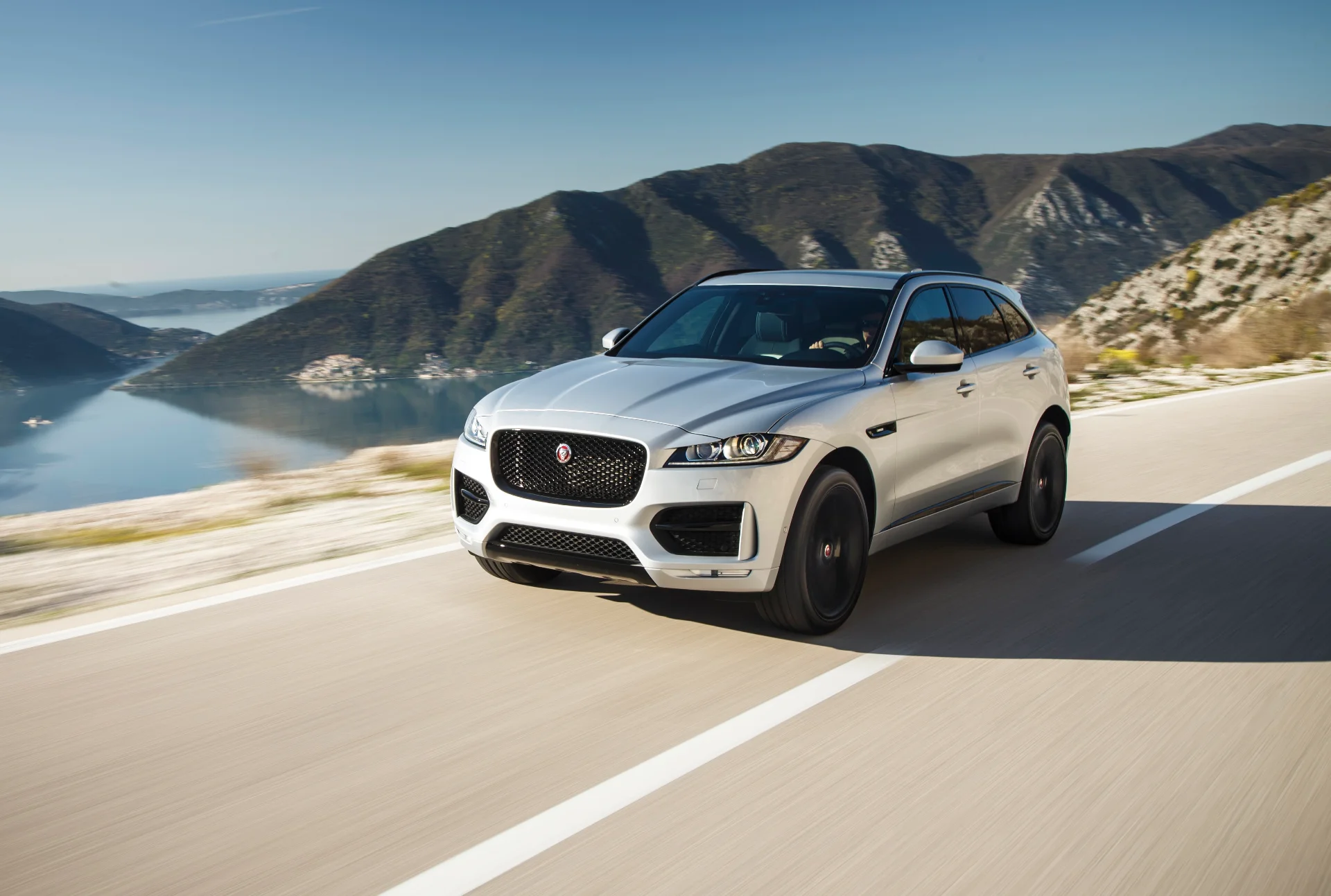 F-Pace - photo 1